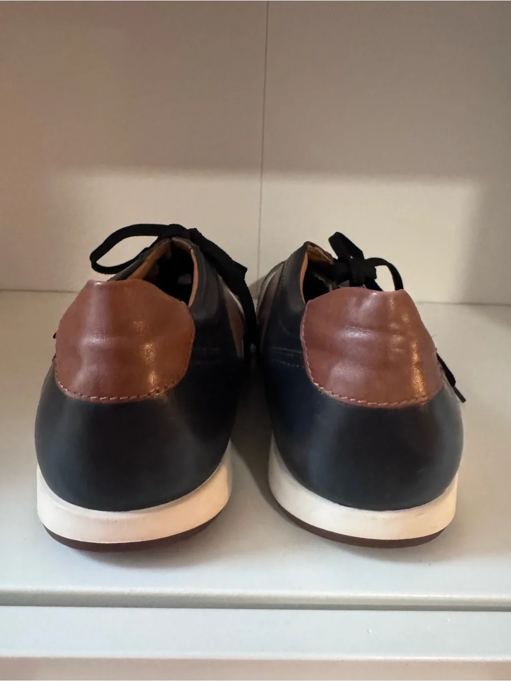 Mephisto Men’s All Leather Walking Shoes Camel White Details